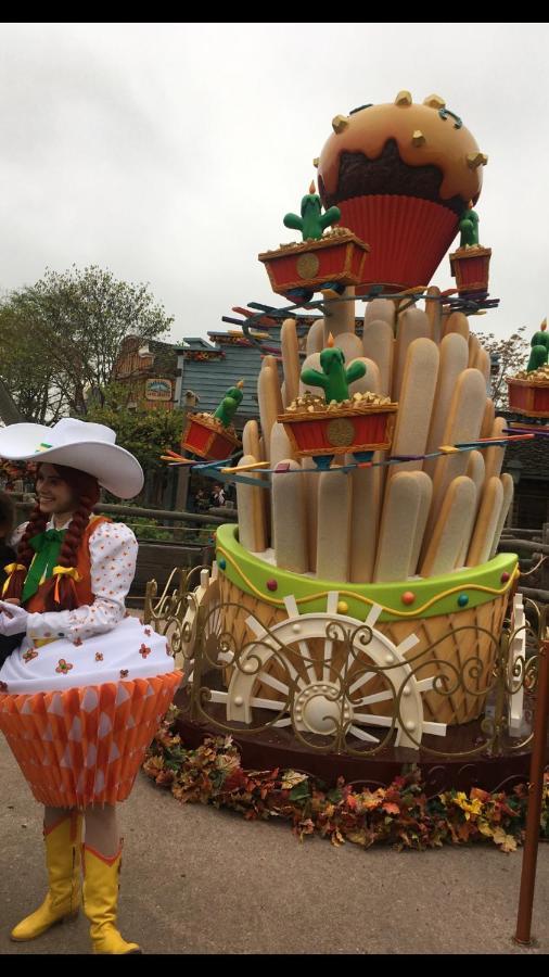 F&B'S Garden 10 Min Disneyland Paris モントリー エクステリア 写真