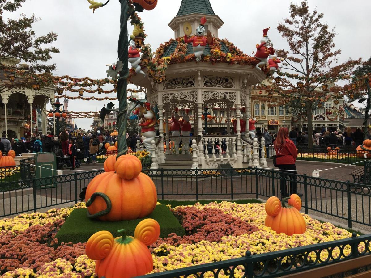 F&B'S Garden 10 Min Disneyland Paris モントリー エクステリア 写真