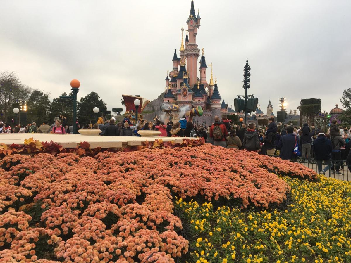 F&B'S Garden 10 Min Disneyland Paris モントリー エクステリア 写真